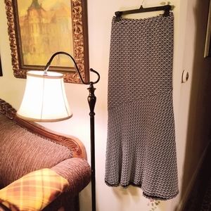 🎄4 for $20! CatosWomens Black & white Flowy Skirt